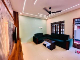 VAR Lagoon Haus AC 3BHK 4 Min Walk to Beach - 2