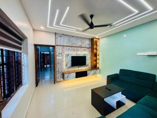 VAR Lagoon Haus AC 3BHK 4 Min Walk to Beach - 1