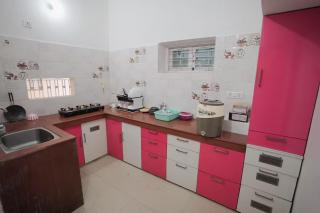 Luxury 3BHK Bunglow in Posh Colony Ground 102 - 2