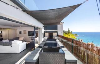 Seaside villa in Lloret de Mar with garden and pool view - 2