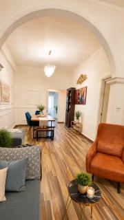 Charm Vintage Achrafieh Apt with Garden Pizza Oven BBQ Hottub - 5