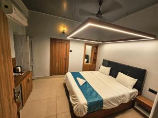 Hotel Golden Heritage - 1