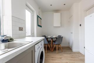 The Chadburn 2-Bed Home Sleeps 4 - 6