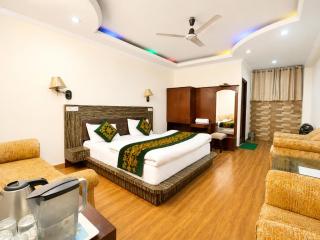 Nainital Hotel Munn Valley Near Mall Road & Naini Lake Comfortable Stay Free Wi-fi with Lift-Parking, Restaurant & Best Room Service - 0