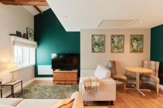Chic 1BR Flat with Parking-Easy access to City Center - 9