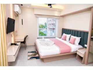 Rooftop View Coral Crestie-Near Temple#Swiming Pool #Comfortable Stay-Premium Facility with Wi-Fi And Fully Ac Room - 9