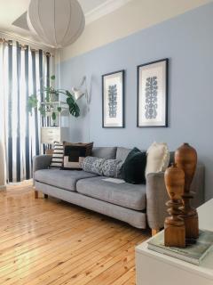 Bright Designer Flat Steps from Galata - 3