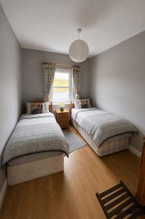 Luxury 4-Bedroom Seaside Home, Outdoor Deck & BBQ - 2