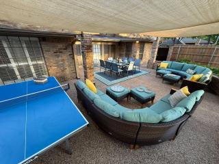 Rodeo Ranch Sleeps 14, Walkable to MSU - 9