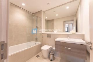 Stylish 1BR on Yas Island, Prime Location - 3