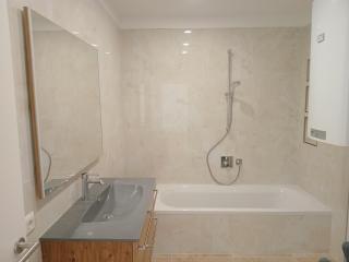 Central-6 Guests-Large-Livingroom-2-bedrooms - 7