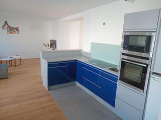 Central-6 Guests-Large-Livingroom-2-bedrooms - 5