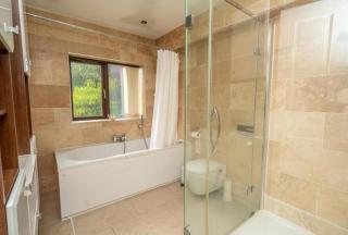 The Hatherings - Spacious 4 Bed Detached Home - 4