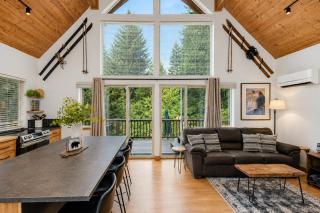 Raven Haven Lodge by NW Comfy Cabins - 7