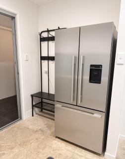 Self-Contained Unit in Highgate Hill - 7