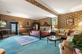 Waynebrook Inn - 1