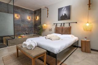 LEONTINE Suites - 1