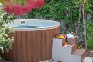 LEONTINE Suites - 8