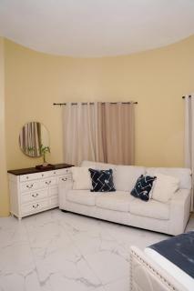 Elegant Corridor Apt - 0