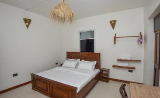 Cosy Stone town 2BR apartment with parking - 3