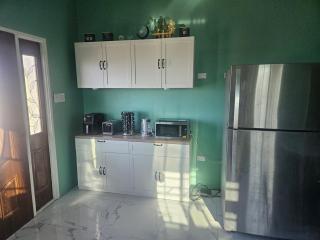 Elegant Corridor Apt - 8