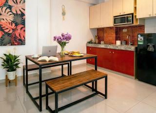 Rooftop Pool, Quiet Sunrises, 1BR 2BR Duplex Sleeps 2-8, 3 Blue Flag Beaches 15 Min, 5th Ave 10 Min, Chedraui Grocery 15 Min, Cenotes 20 Min, Full Kitchen Fast WiFi AC, Elevator - 2