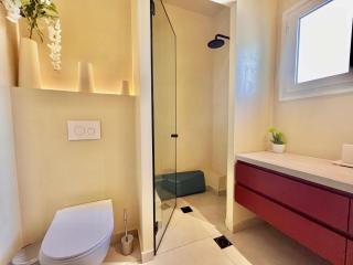 Athenian Sky, Two Bedroom Apartment in Koukaki - 1