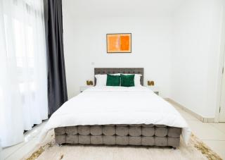 Embassy Gardens Apartment by HDG - 0