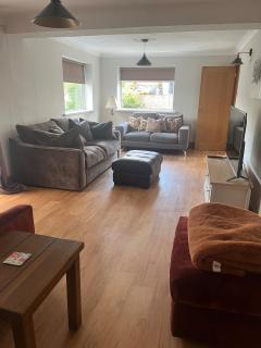 Very spacious, cosy4 bedroom true bungalow - 0