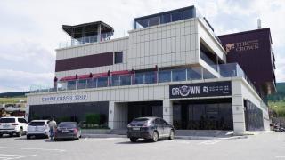 The Crown Premium Hotel - 7
