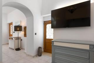 Stylish Rhodes Apartment with Private Jacuzzi & Sunny Terrace - 9