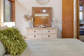 Bushland Beach Holiday House - 1