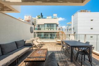 Sunny 1BR Penthouse by HolyGuest - 5
