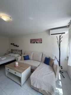 Convenient and comfortable ground floor apartment - 5