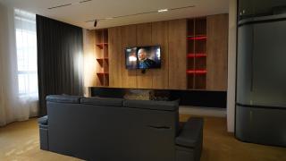 The Crown Premium Hotel - 1