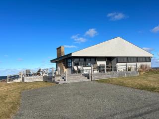 Ptit - 3 bedroom 2 bath Waterfront Oasis - 1