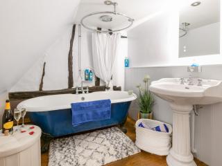 Vine Cottage - 1