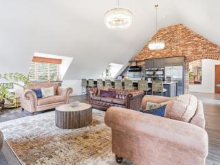 The Penthouse - Uk52276 - 8