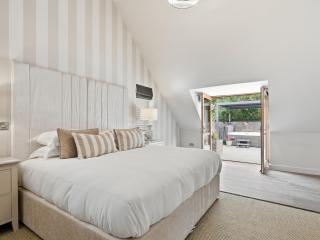 The Penthouse - Uk52276 - 7