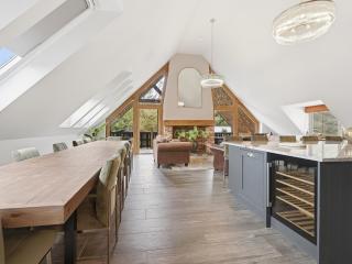 The Penthouse - Uk52276 - 6