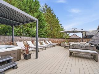 The Penthouse - Uk52276 - 5