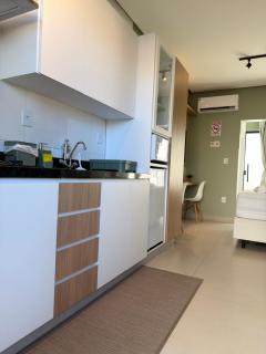 Flat Premium com Garagem, Varanda e Carregador EV - Ahava Stays - 1