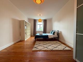 Poniatowskiego Comfort Apartment by BookingHost - 1