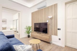 Modern Two Bedroom Retreat - 9