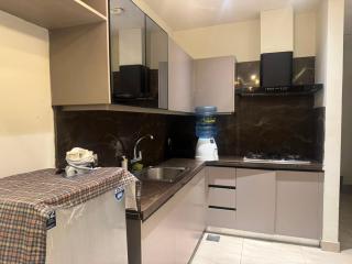Spacious 2BR Apartment Zameen Aurum Gulberg - 9