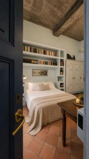 Room 34 by "The House Of Travelers" - 7