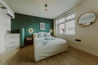 Westbury Collection - The Clarke Suite - 7