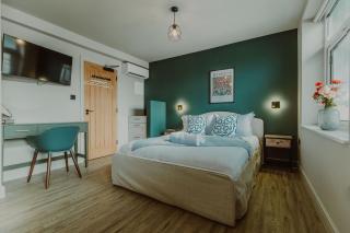 Westbury Collection - The Clarke Suite - 5