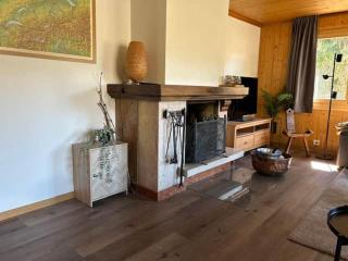 Chalet Mallum – Upper Apartment with Views - 5