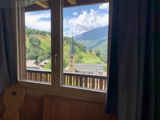 Chalet Mallum – Upper Apartment with Views - 4